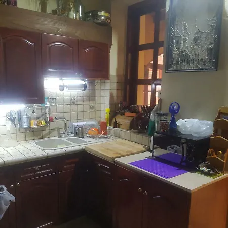 Petro's Antique House منزل للإقامة *