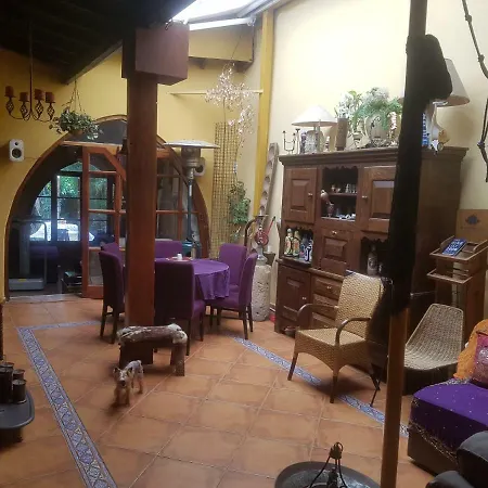 Séjour chez l'habitant Sylvias Antique House *